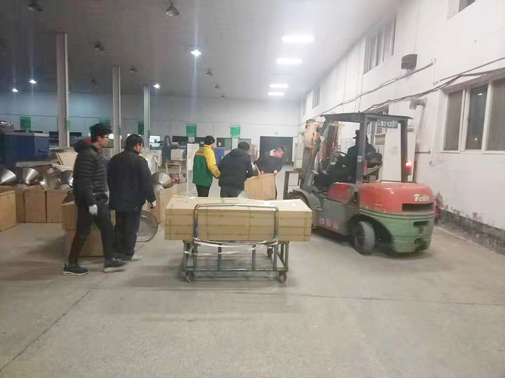 路博環(huán)保加班加點，確保按時交貨 (3).jpg