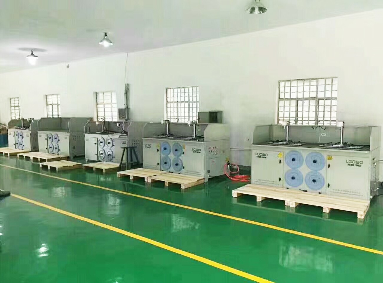 打磨除塵工作臺：提升生產(chǎn)效率與工人健康的雙重保障 (2).jpg